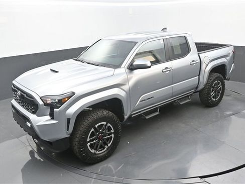 Used 2025 Toyota Tacoma TRD Sport image 30