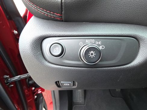 Used 2025 Chevrolet Blazer RS image 20