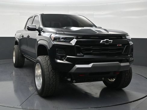 Used 2025 Chevrolet Colorado Z71 AWD/4WD image 7