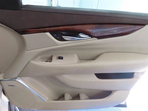 Used 2015 Cadillac Escalade ESV Luxury RWD image 38