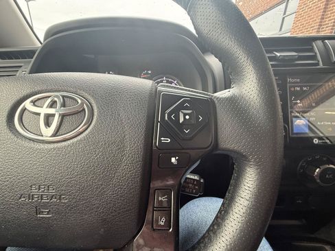 Used 2021 Toyota 4Runner TRD Off-Road Premium AWD/4WD image 21