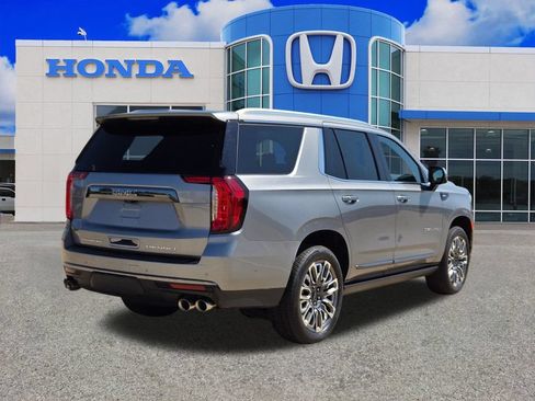 Used 2023 GMC Yukon Denali Ultimate AWD/4WD image 3