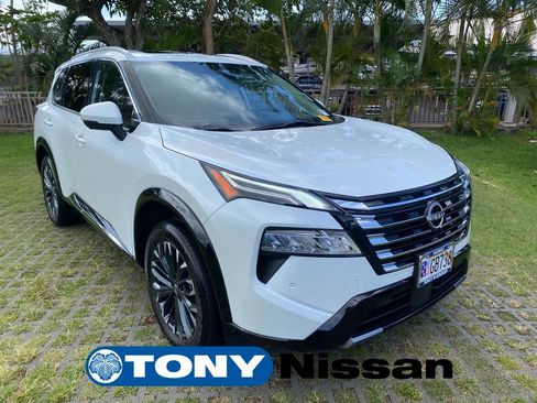 Used 2024 Nissan Rogue Platinum FWD image 1