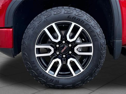 Used 2021 GMC Sierra 1500 AT4 w/ AT4 Value Package AWD/4WD image 11