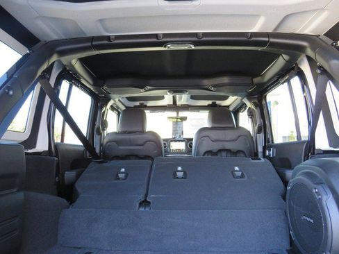 New 2023 Jeep Wrangler Rubicon w/ Steel Bumper Group image 39