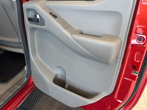 Used 2016 Nissan Frontier SV AWD/4WD image 26