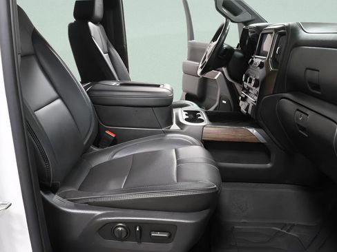 Used 2021 Chevrolet Silverado 1500 High Country w/ Technology Package image 31