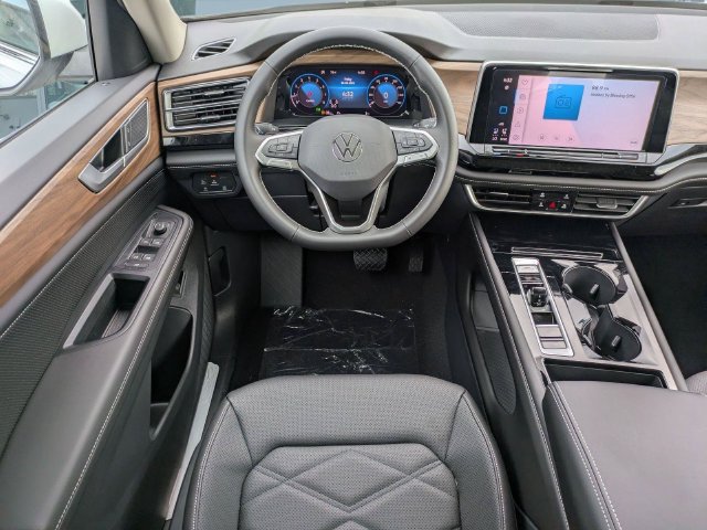 New 2026 Volkswagen Atlas SE FWD image 17