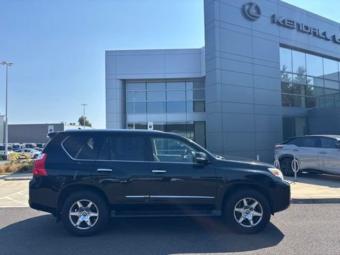 Used 2011 Lexus GX 460 Premium AWD/4WD image 2