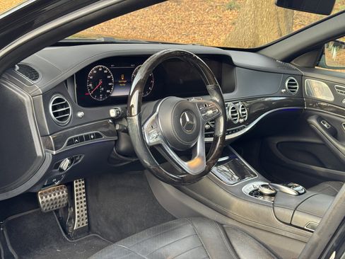 Used 2018 Mercedes-Benz S 560 Sedan image 20