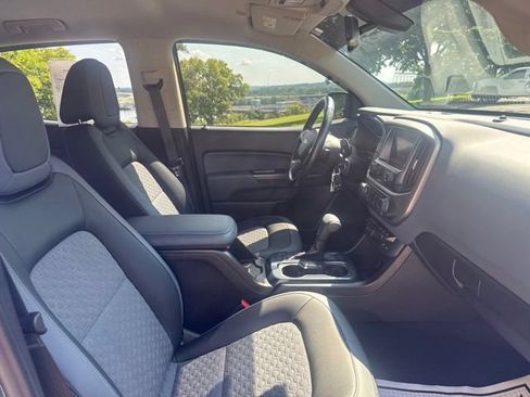 Used 2019 Chevrolet Colorado Z71 AWD/4WD image 11