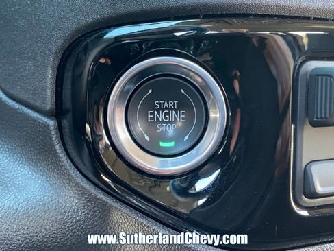 Used 2025 GMC Sierra 1500 SLT image 41