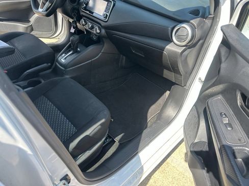 Used 2022 Nissan Versa S FWD image 18