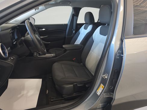 Used 2024 Chevrolet Trax LS FWD image 12