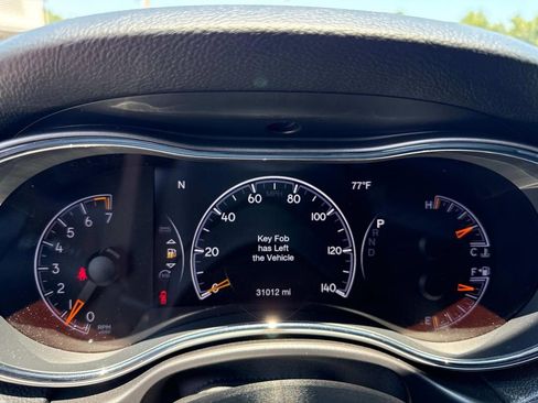 Used 2018 Jeep Grand Cherokee Limited image 26