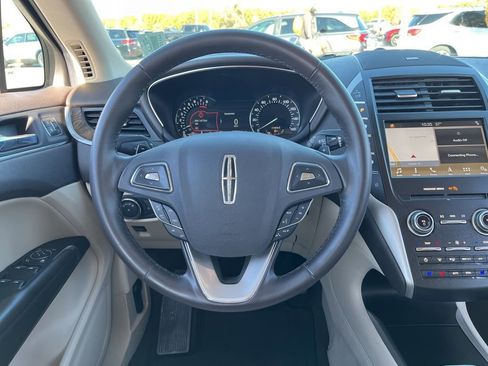 Used 2019 Lincoln MKC Reserve image 17