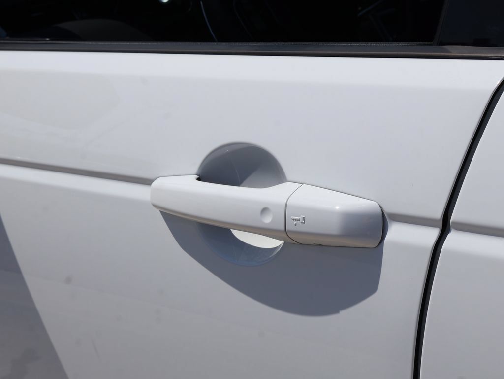 Used 2022 Land Rover Discovery Sport S R-Dynamic AWD/4WD image 19