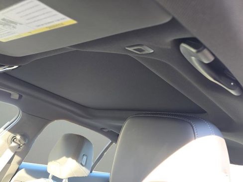 Used 2025 BMW 530i xDrive image 19