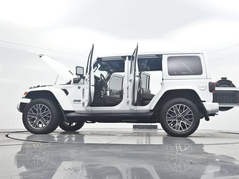 Used 2024 Jeep Wrangler High Altitude AWD/4WD image 44