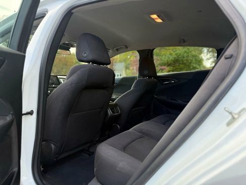 Used 2024 Chevrolet Malibu LT FWD image 11