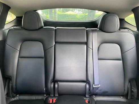 Used 2025 Tesla Model Y Long Range RWD image 21