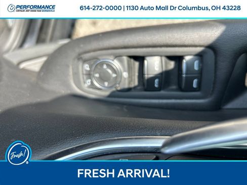 Used 2025 Cadillac XT5 Luxury AWD/4WD image 17