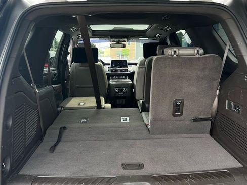 Used 2021 GMC Yukon SLT w/ SLT Luxury Plus Package AWD/4WD image 6