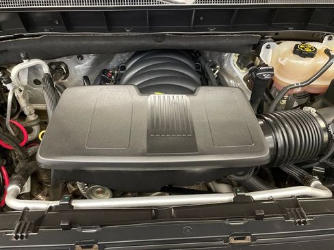 Used 2021 Chevrolet Silverado 1500 LT AWD/4WD image 23