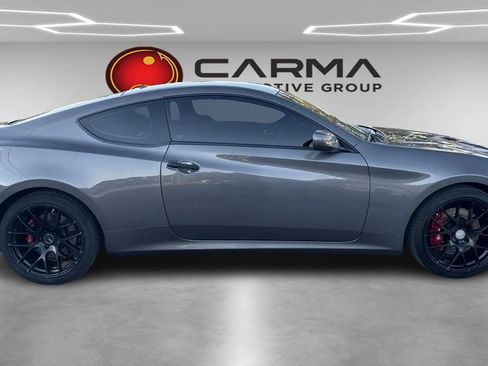 Used 2013 Hyundai Genesis 3.8 RWD image 6