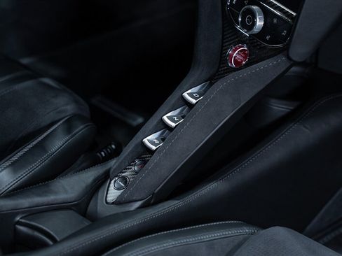 Used 2018 McLaren 720S Performance RWD image 48
