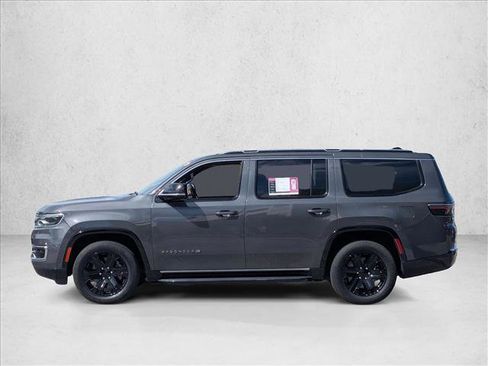 Used 2024 Jeep Wagoneer Series II w/ Flexible Seating Group image 9