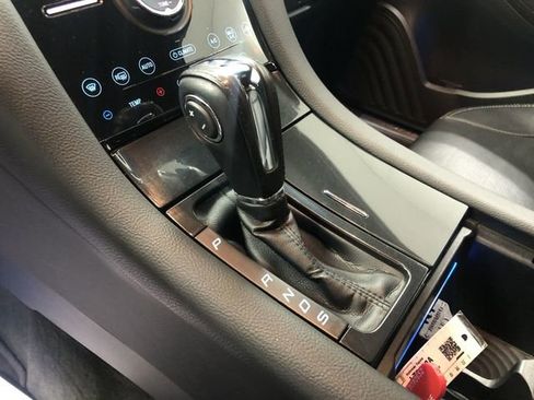 Used 2017 Ford Taurus Limited FWD image 24