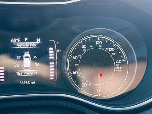 Used 2019 Jeep Cherokee Latitude Plus w/ Comfort/Convenience Group image 38