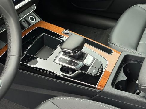 Used 2023 Audi Q5 2.0T Premium w/ Convenience Package AWD/4WD image 16