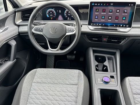 Used 2025 Volkswagen Tiguan S image 21