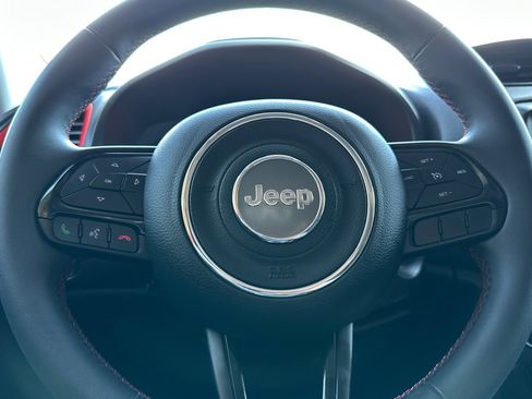 Used 2022 Jeep Renegade Latitude image 35