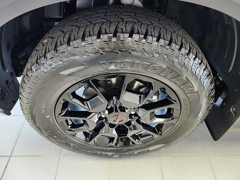 New 2025 Nissan Armada PRO-4X image 19