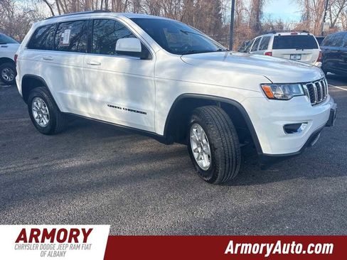 Used 2019 Jeep Grand Cherokee Laredo image 3