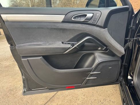 Used 2018 Porsche Cayenne GTS w/ Premium Package Plus image 25