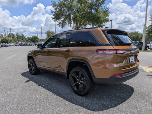 New 2026 Jeep Grand Cherokee Limited w/ Limited Altitude Package RWD image 5