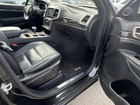 Used 2014 Jeep Grand Cherokee Overland w/ Trailer Tow Group IV image 21