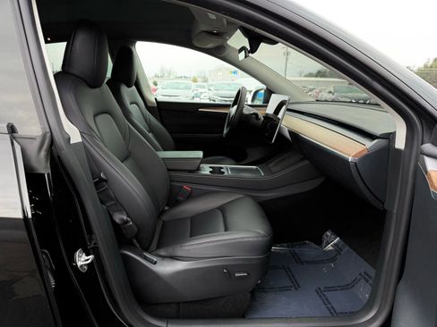 Used 2024 Tesla Model Y Long Range image 28