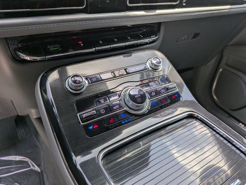 Used 2023 Lincoln Nautilus Reserve FWD image 30