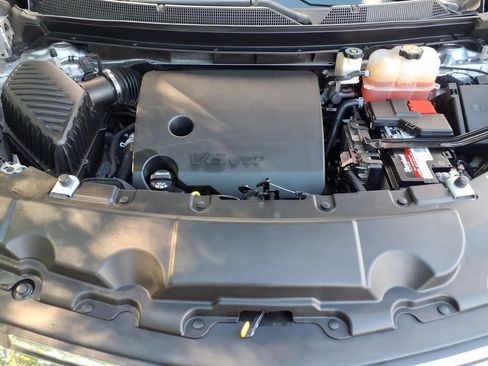 Certified 2022 Chevrolet Traverse LT FWD image 21