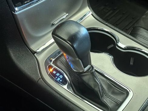 Used 2022 Jeep Grand Cherokee Laredo X AWD/4WD image 18