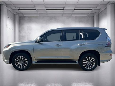Used 2023 Lexus GX 460 Luxury w/ Accessory Package AWD/4WD image 6