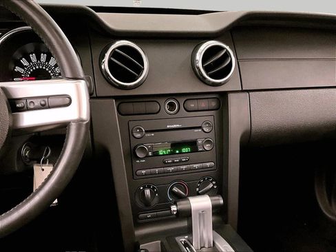 Used 2005 Ford Mustang GT Premium RWD image 6