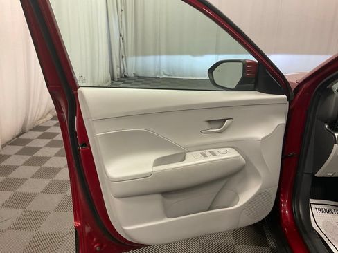 Used 2025 Hyundai Kona SEL AWD/4WD image 23