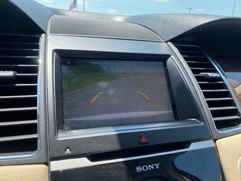 Used 2015 Ford Taurus Limited w/ Equipment Group 301A FWD image 21