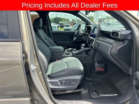 Used 2026 Toyota Tacoma Limited AWD/4WD image 25